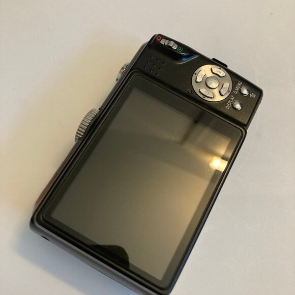 Panasonic Lumix DMC-TZ5 digital camera - Picture 2 of 4